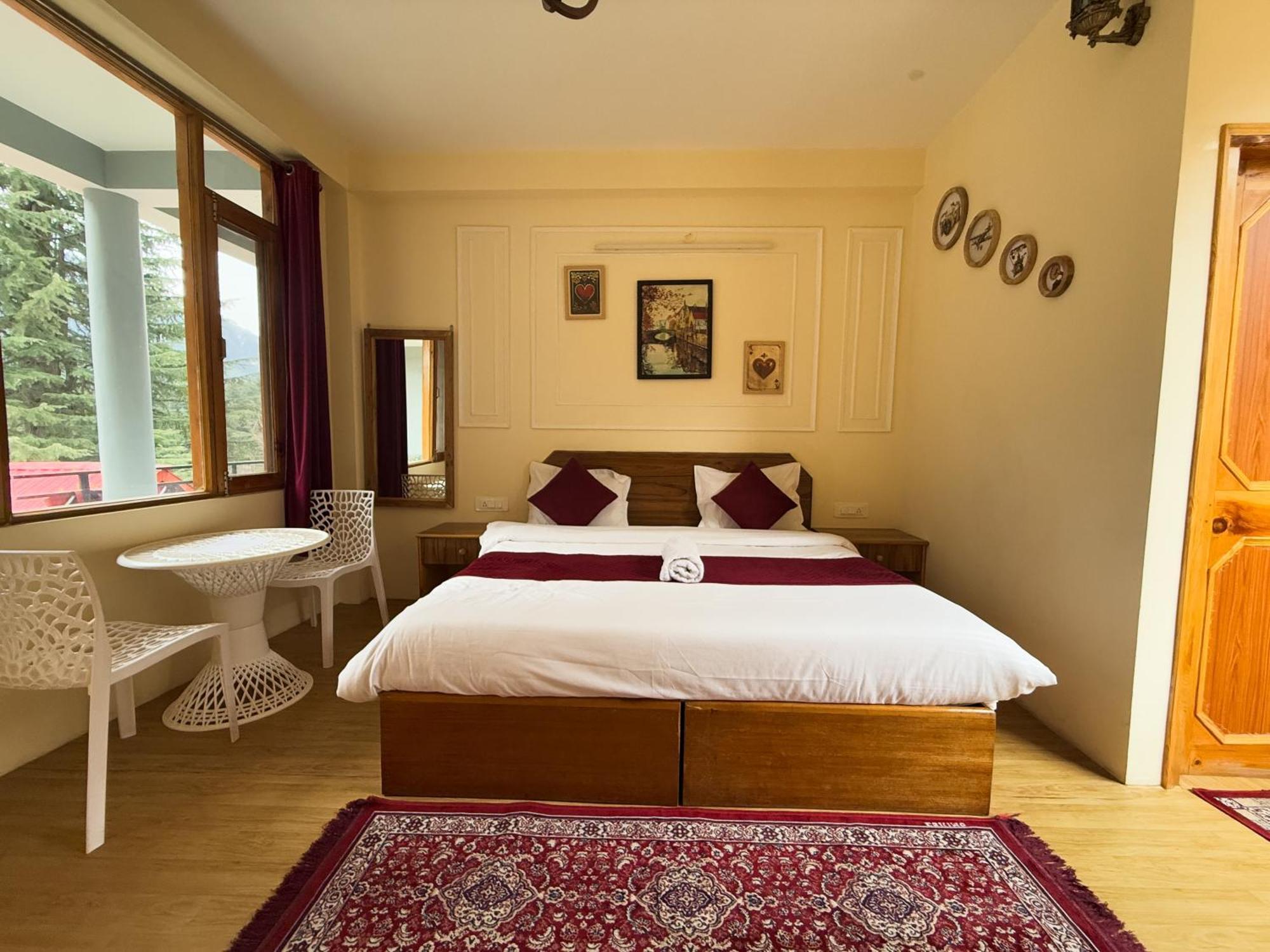 Red House Cafe And Inn Manāli Zewnętrze zdjęcie